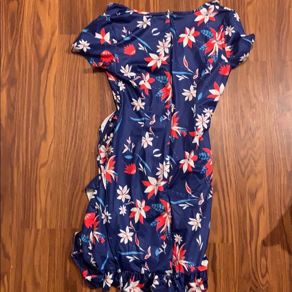 Dress - Picture 3 of 3